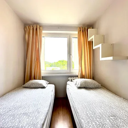 Mieszkanie Karwiny Apartman